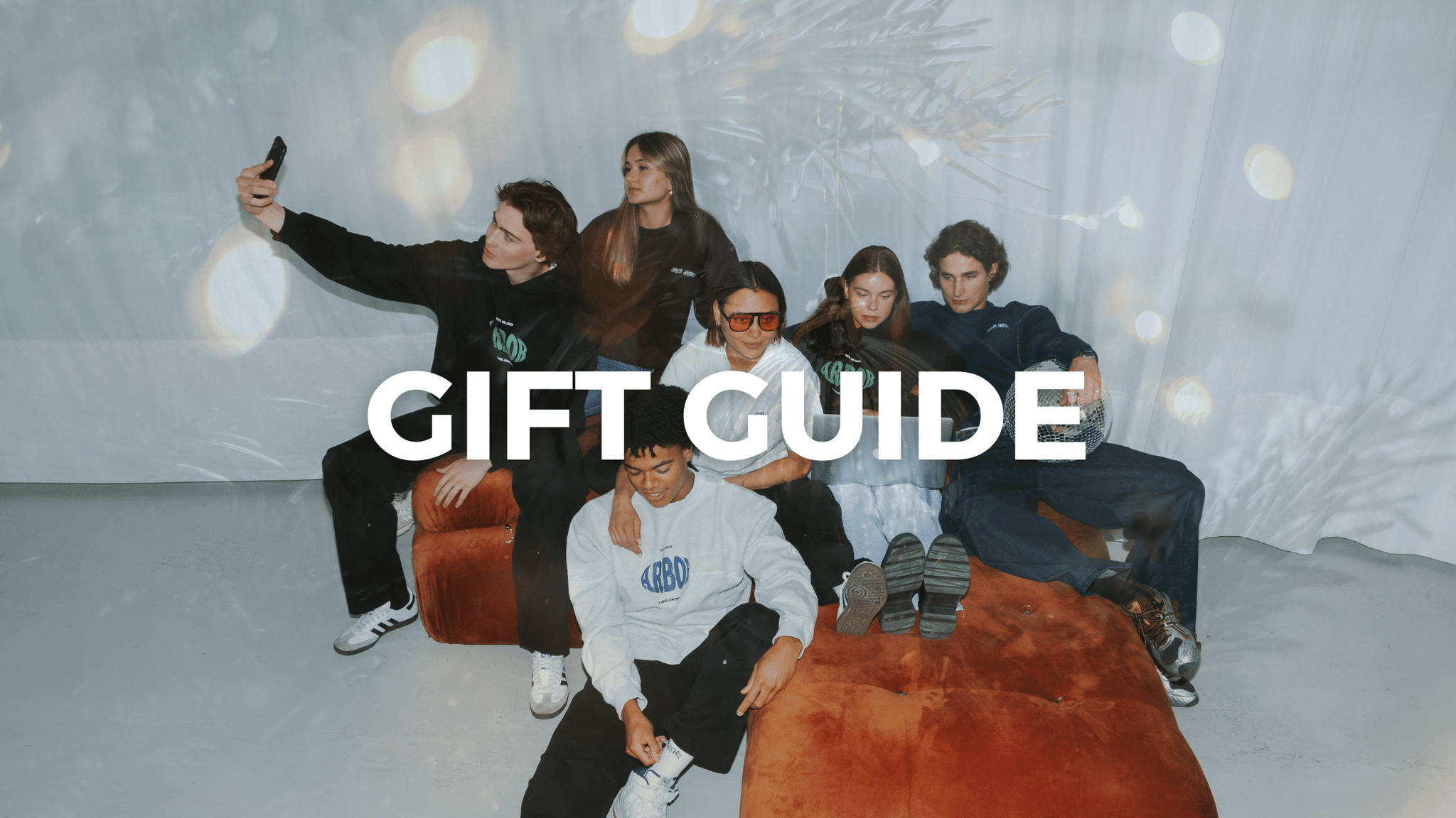 De Ultieme Gift Guide voor December: Verras Met Stijl en Comfort